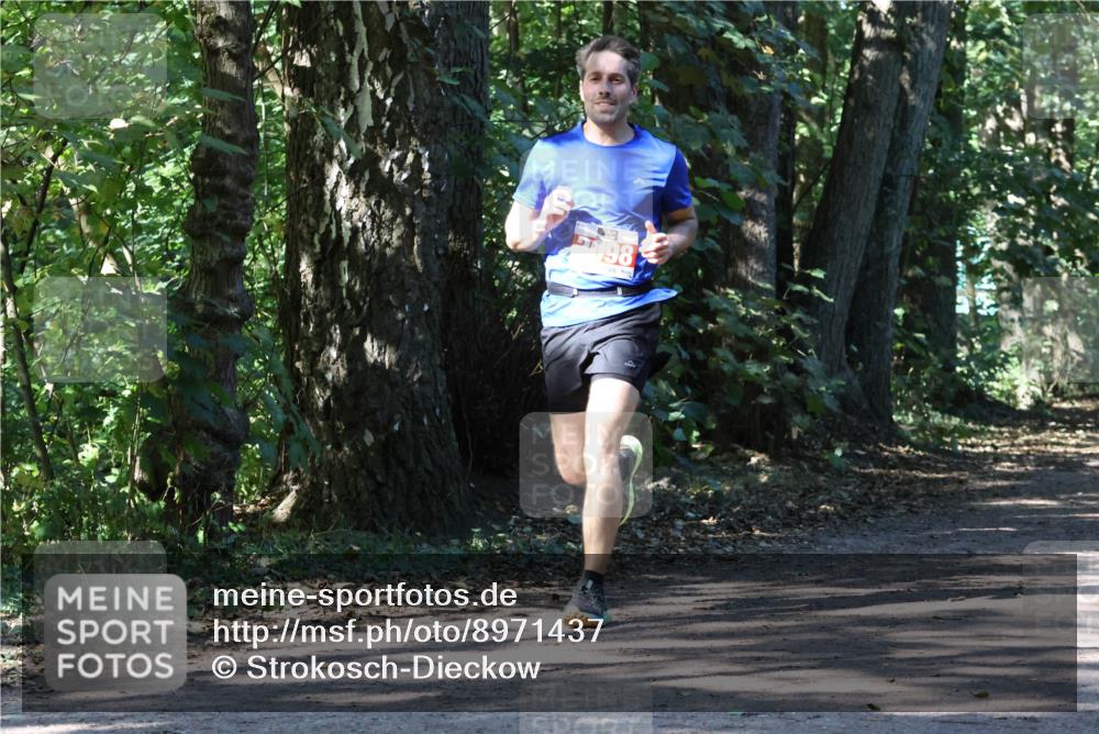 28.09.2025 - 33. Volkslauf durch das schöne Alstertal Strokosch-Dieckow http://msf.ph/oto/8971437 28.09.2025 12:14:22 Laufen 198 meine-sportfotos.de
