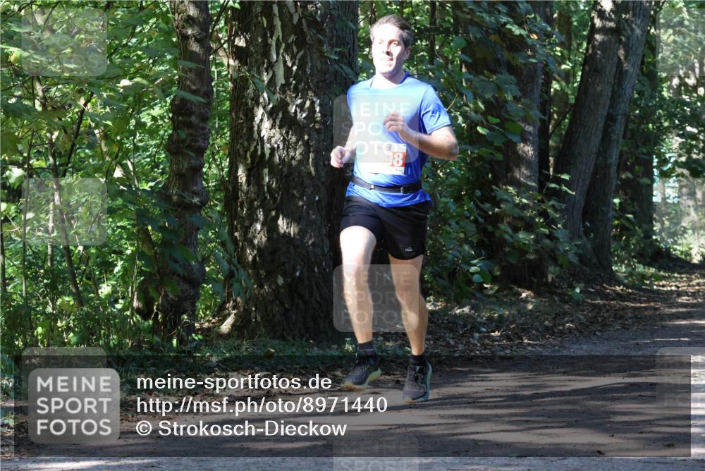 28.09.2025 - 33. Volkslauf durch das schöne Alstertal Strokosch-Dieckow http://msf.ph/oto/8971440 28.09.2025 12:14:22 Laufen 98 meine-sportfotos.de