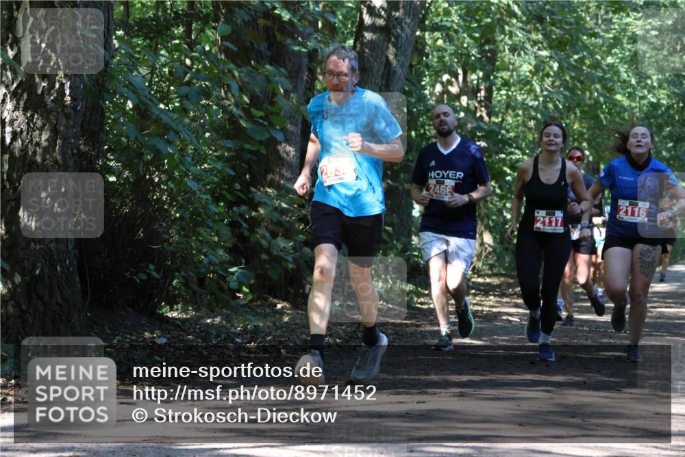 28.09.2025 - 33. Volkslauf durch das schöne Alstertal Strokosch-Dieckow http://msf.ph/oto/8971452 28.09.2025 12:14:40 Laufen 2466, 2117, 2116 meine-sportfotos.de