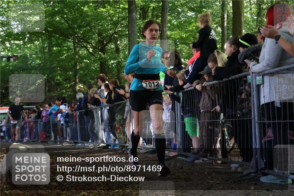 28.09.2025 - 33. Volkslauf durch das schöne Alstertal Strokosch-Dieckow http://msf.ph/oto/8971469 28.09.2025 11:53:29 Ziel 1012, 1624 meine-sportfotos.de