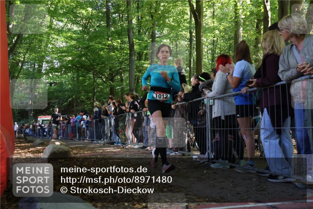 28.09.2025 - 33. Volkslauf durch das schöne Alstertal Strokosch-Dieckow http://msf.ph/oto/8971480 28.09.2025 11:53:30 Ziel 1012, 1624 meine-sportfotos.de