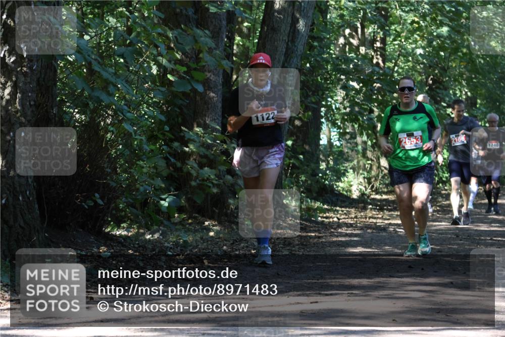 28.09.2025 - 33. Volkslauf durch das schöne Alstertal Strokosch-Dieckow http://msf.ph/oto/8971483 28.09.2025 12:15:04 Laufen 1122, 2653, 2156, 1740 meine-sportfotos.de