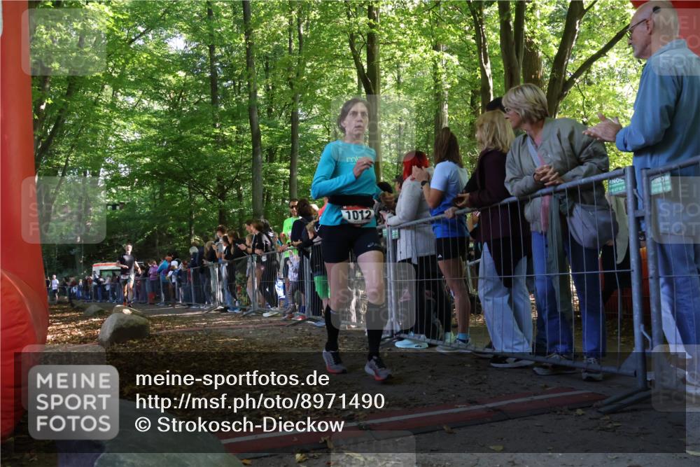 28.09.2025 - 33. Volkslauf durch das schöne Alstertal Strokosch-Dieckow http://msf.ph/oto/8971490 28.09.2025 11:53:30 Ziel 1012, 1624 meine-sportfotos.de