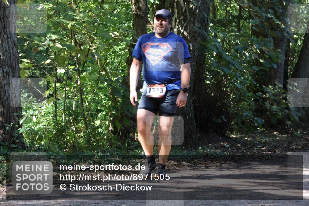 28.09.2025 - 33. Volkslauf durch das schöne Alstertal Strokosch-Dieckow http://msf.ph/oto/8971505 28.09.2025 12:15:40 Laufen 1713 meine-sportfotos.de