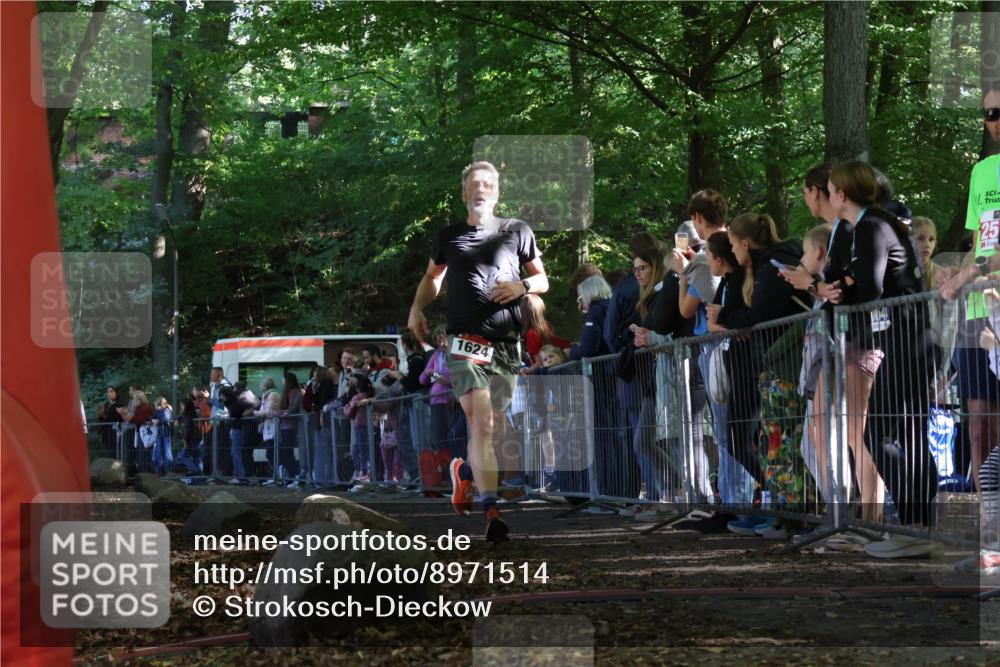 28.09.2025 - 33. Volkslauf durch das schöne Alstertal Strokosch-Dieckow http://msf.ph/oto/8971514 28.09.2025 11:53:32 Ziel 1624 meine-sportfotos.de