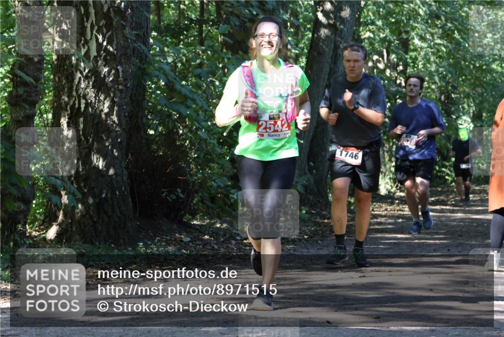 28.09.2025 - 33. Volkslauf durch das schöne Alstertal Strokosch-Dieckow http://msf.ph/oto/8971515 28.09.2025 12:15:47 Laufen 2542, 1746 meine-sportfotos.de
