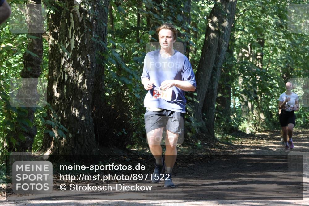 28.09.2025 - 33. Volkslauf durch das schöne Alstertal Strokosch-Dieckow http://msf.ph/oto/8971522 28.09.2025 12:15:50 Laufen  meine-sportfotos.de