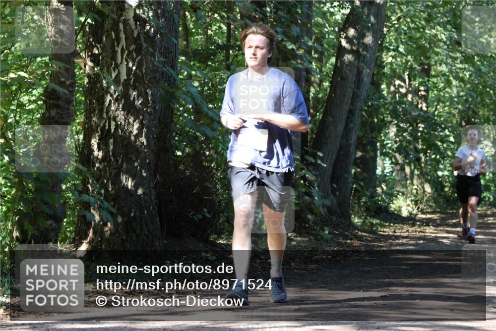 28.09.2025 - 33. Volkslauf durch das schöne Alstertal Strokosch-Dieckow http://msf.ph/oto/8971524 28.09.2025 12:15:50 Laufen  meine-sportfotos.de