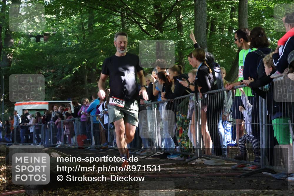 28.09.2025 - 33. Volkslauf durch das schöne Alstertal Strokosch-Dieckow http://msf.ph/oto/8971531 28.09.2025 11:53:33 Ziel 1624 meine-sportfotos.de