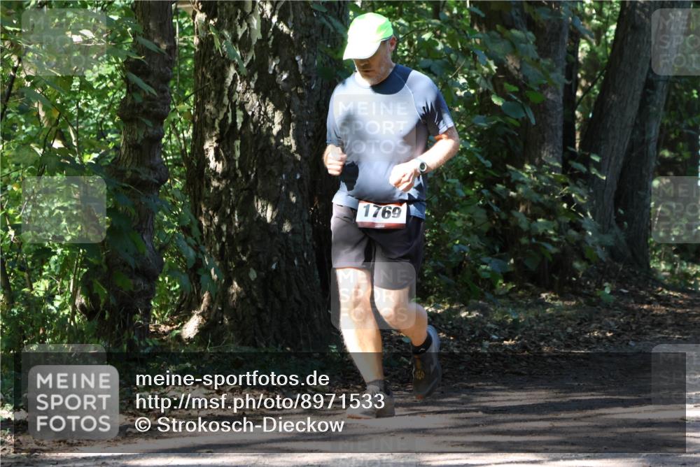28.09.2025 - 33. Volkslauf durch das schöne Alstertal Strokosch-Dieckow http://msf.ph/oto/8971533 28.09.2025 12:15:59 Laufen 1769 meine-sportfotos.de