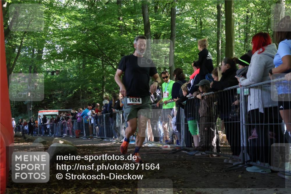 28.09.2025 - 33. Volkslauf durch das schöne Alstertal Strokosch-Dieckow http://msf.ph/oto/8971564 28.09.2025 11:53:34 Ziel 1624, 3061 meine-sportfotos.de