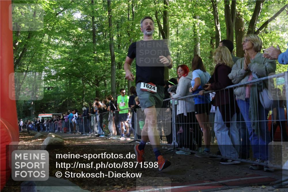 28.09.2025 - 33. Volkslauf durch das schöne Alstertal Strokosch-Dieckow http://msf.ph/oto/8971598 28.09.2025 11:53:35 Ziel 1624, 3061 meine-sportfotos.de