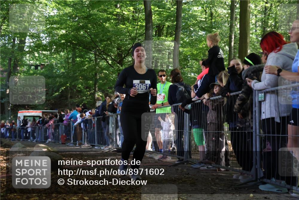 28.09.2025 - 33. Volkslauf durch das schöne Alstertal Strokosch-Dieckow http://msf.ph/oto/8971602 28.09.2025 11:53:44 Ziel 3061 meine-sportfotos.de