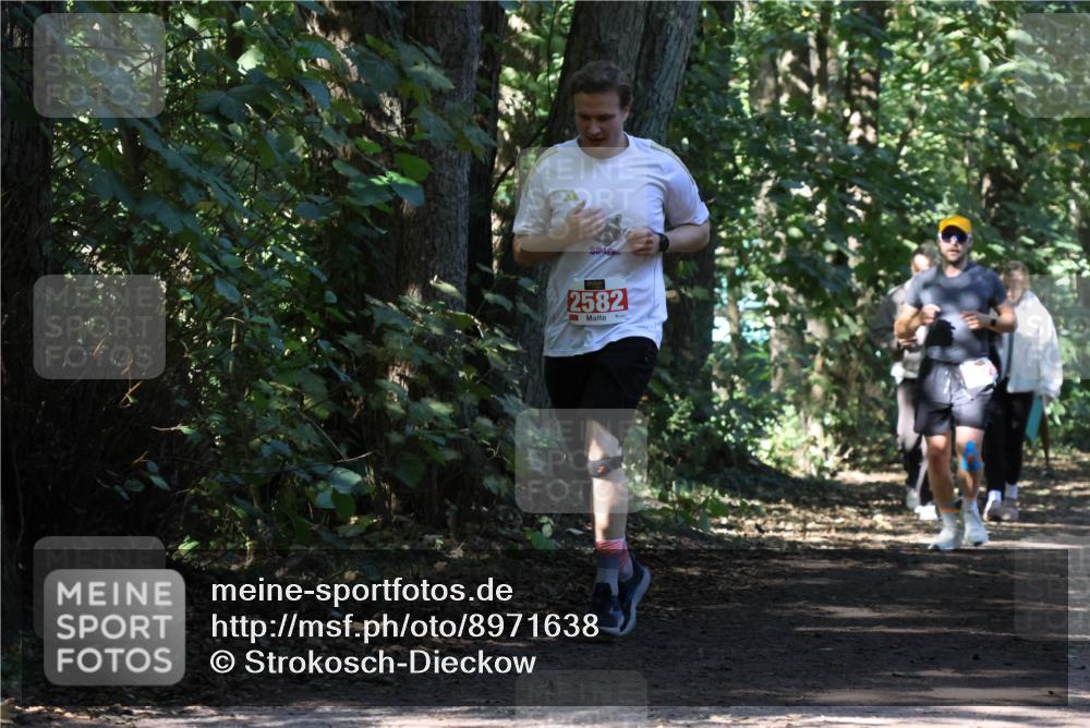 28.09.2025 - 33. Volkslauf durch das schöne Alstertal Strokosch-Dieckow http://msf.ph/oto/8971638 28.09.2025 12:17:54 Laufen 2582 meine-sportfotos.de