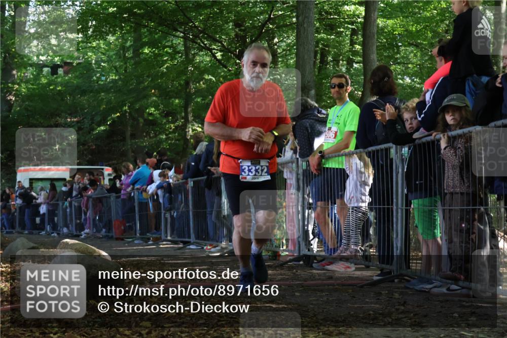 28.09.2025 - 33. Volkslauf durch das schöne Alstertal Strokosch-Dieckow http://msf.ph/oto/8971656 28.09.2025 11:54:05 Ziel 3332 meine-sportfotos.de