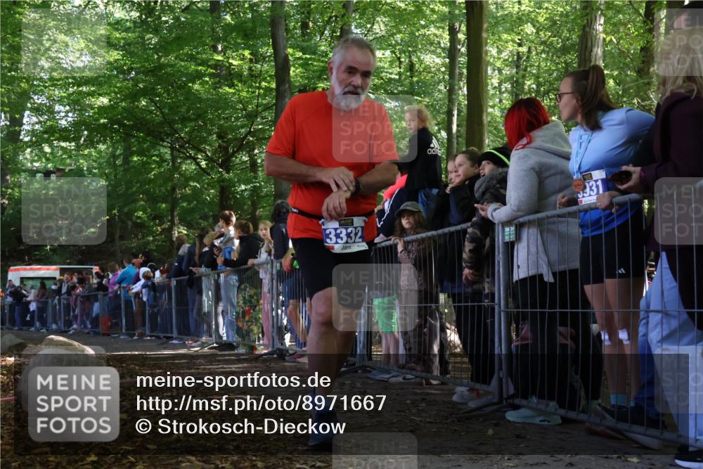 28.09.2025 - 33. Volkslauf durch das schöne Alstertal Strokosch-Dieckow http://msf.ph/oto/8971667 28.09.2025 11:54:06 Ziel 3332 meine-sportfotos.de