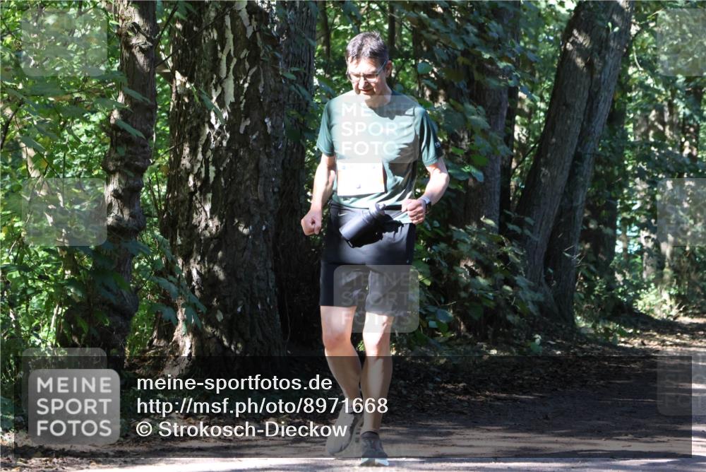 28.09.2025 - 33. Volkslauf durch das schöne Alstertal Strokosch-Dieckow http://msf.ph/oto/8971668 28.09.2025 12:18:40 Laufen  meine-sportfotos.de