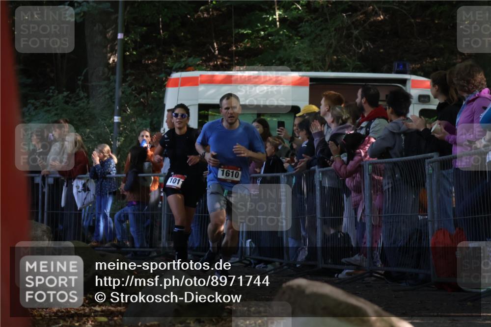 28.09.2025 - 33. Volkslauf durch das schöne Alstertal Strokosch-Dieckow http://msf.ph/oto/8971744 28.09.2025 11:54:23 Ziel 1011, 1610 meine-sportfotos.de