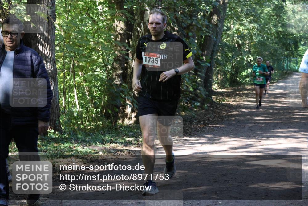 28.09.2025 - 33. Volkslauf durch das schöne Alstertal Strokosch-Dieckow http://msf.ph/oto/8971753 28.09.2025 12:20:57 Laufen 1735, 2131 meine-sportfotos.de
