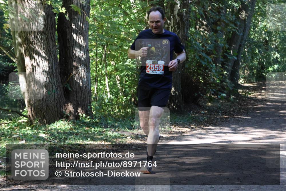 28.09.2025 - 33. Volkslauf durch das schöne Alstertal Strokosch-Dieckow http://msf.ph/oto/8971764 28.09.2025 12:21:09 Laufen 2559 meine-sportfotos.de