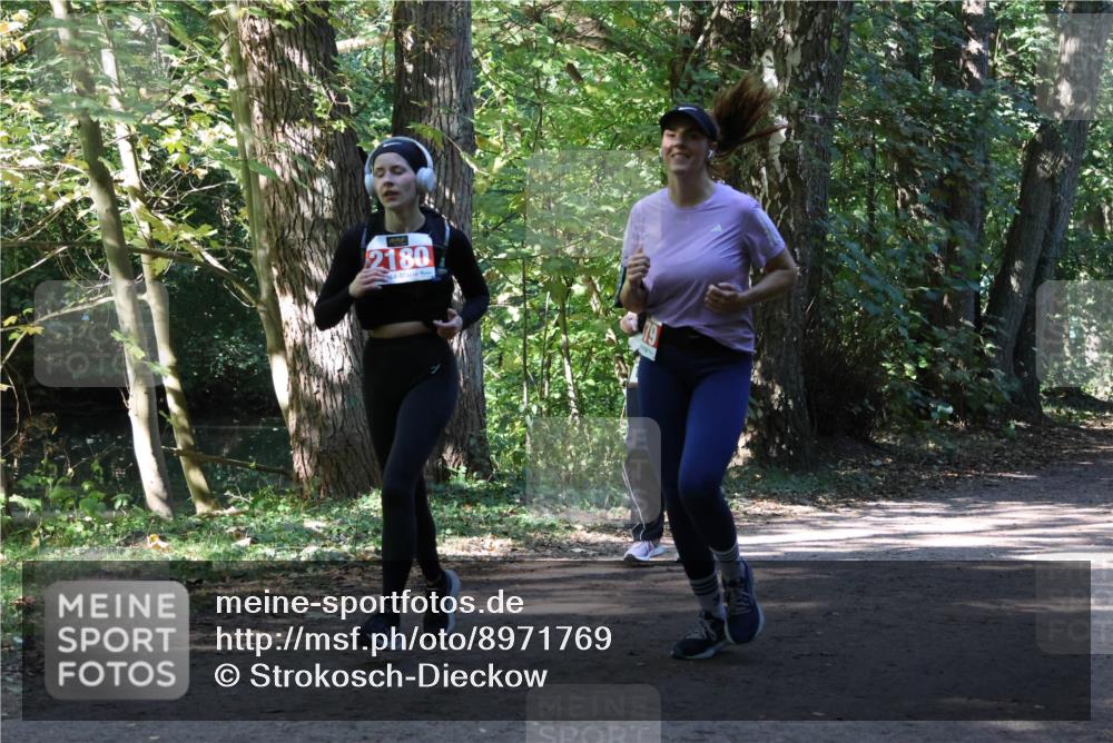 28.09.2025 - 33. Volkslauf durch das schöne Alstertal Strokosch-Dieckow http://msf.ph/oto/8971769 28.09.2025 12:21:40 Laufen 2180 meine-sportfotos.de