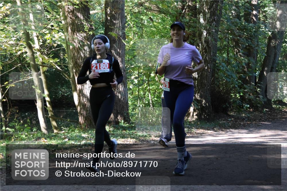 28.09.2025 - 33. Volkslauf durch das schöne Alstertal Strokosch-Dieckow http://msf.ph/oto/8971770 28.09.2025 12:21:40 Laufen 2180, 79 meine-sportfotos.de
