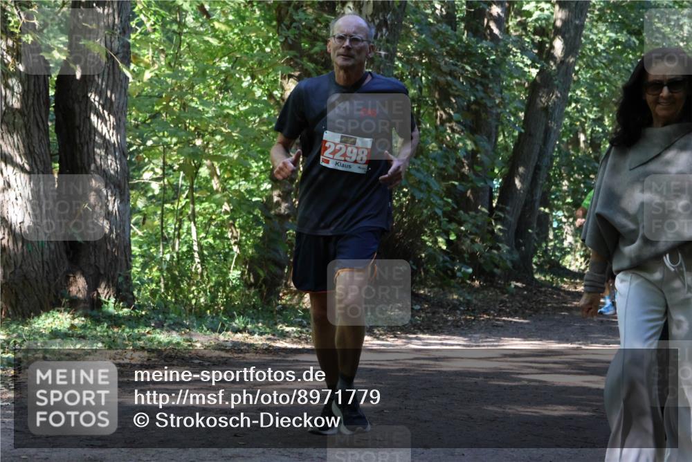 28.09.2025 - 33. Volkslauf durch das schöne Alstertal Strokosch-Dieckow http://msf.ph/oto/8971779 28.09.2025 12:22:00 Laufen 2298 meine-sportfotos.de