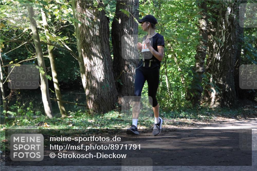 28.09.2025 - 33. Volkslauf durch das schöne Alstertal Strokosch-Dieckow http://msf.ph/oto/8971791 28.09.2025 12:22:18 Laufen  meine-sportfotos.de