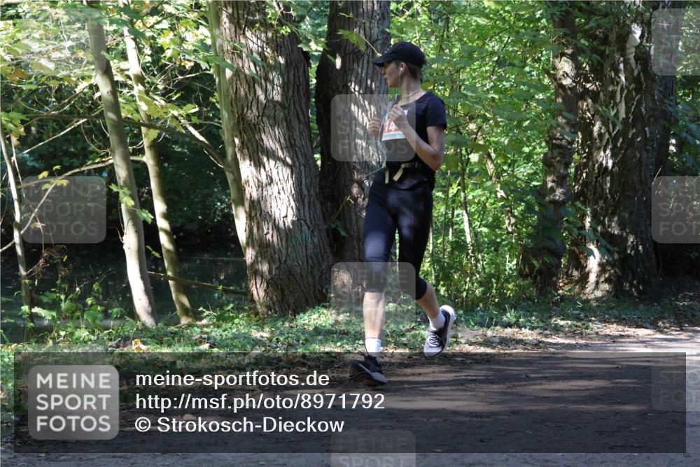 28.09.2025 - 33. Volkslauf durch das schöne Alstertal Strokosch-Dieckow http://msf.ph/oto/8971792 28.09.2025 12:22:18 Laufen  meine-sportfotos.de