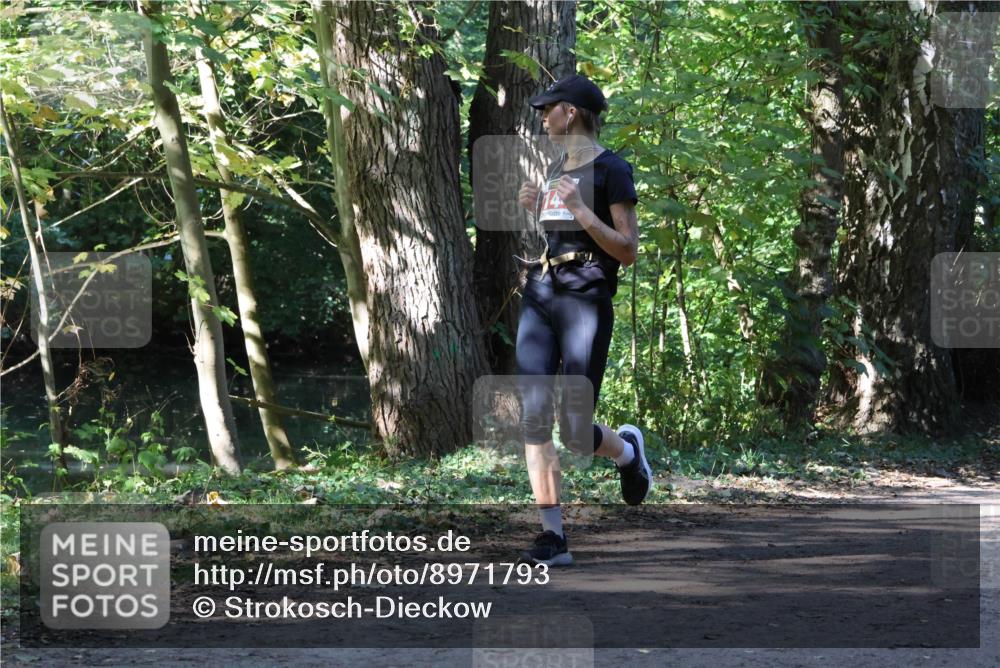 28.09.2025 - 33. Volkslauf durch das schöne Alstertal Strokosch-Dieckow http://msf.ph/oto/8971793 28.09.2025 12:22:18 Laufen  meine-sportfotos.de