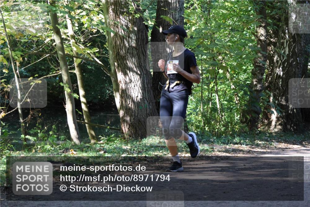 28.09.2025 - 33. Volkslauf durch das schöne Alstertal Strokosch-Dieckow http://msf.ph/oto/8971794 28.09.2025 12:22:18 Laufen  meine-sportfotos.de