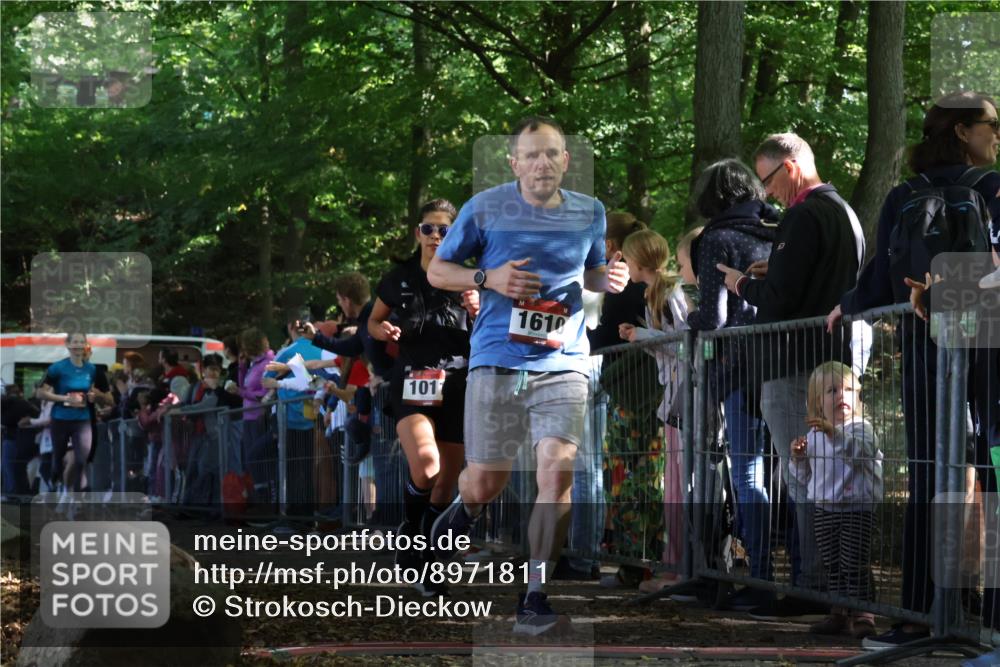 28.09.2025 - 33. Volkslauf durch das schöne Alstertal Strokosch-Dieckow http://msf.ph/oto/8971811 28.09.2025 11:54:29 Ziel 1011, 1017, 1610, 1637, 1679, 1698, 2635 meine-sportfotos.de