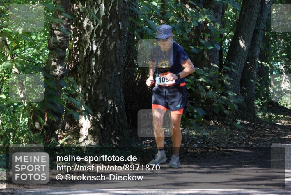28.09.2025 - 33. Volkslauf durch das schöne Alstertal Strokosch-Dieckow http://msf.ph/oto/8971870 28.09.2025 12:23:30 Laufen 105 meine-sportfotos.de