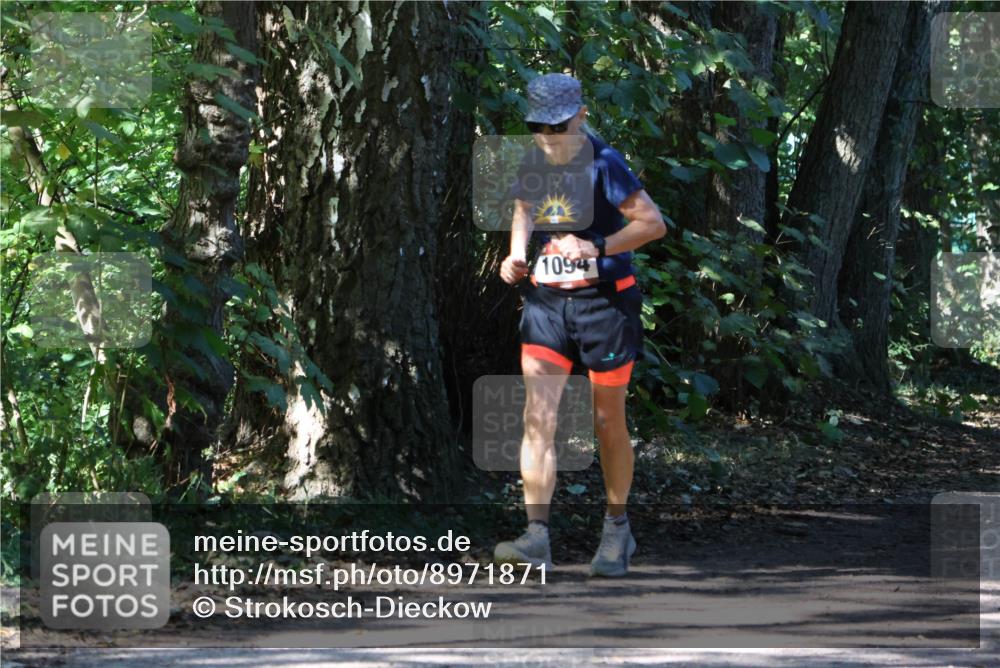28.09.2025 - 33. Volkslauf durch das schöne Alstertal Strokosch-Dieckow http://msf.ph/oto/8971871 28.09.2025 12:23:31 Laufen 1094 meine-sportfotos.de