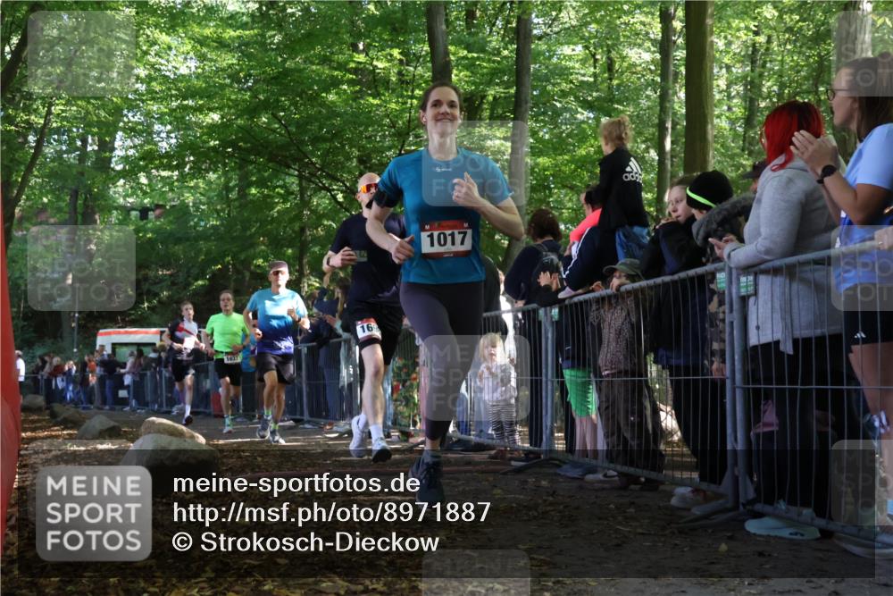 28.09.2025 - 33. Volkslauf durch das schöne Alstertal Strokosch-Dieckow http://msf.ph/oto/8971887 28.09.2025 11:54:34 Ziel 1014, 1017, 1637, 1679, 1698, 2635 meine-sportfotos.de