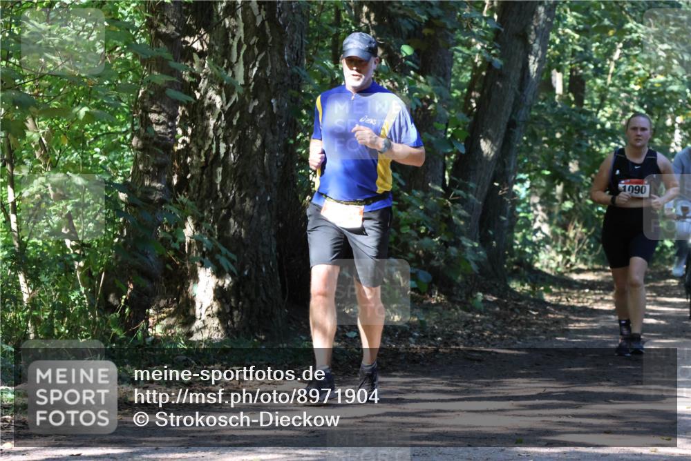 28.09.2025 - 33. Volkslauf durch das schöne Alstertal Strokosch-Dieckow http://msf.ph/oto/8971904 28.09.2025 12:24:29 Laufen 1090 meine-sportfotos.de
