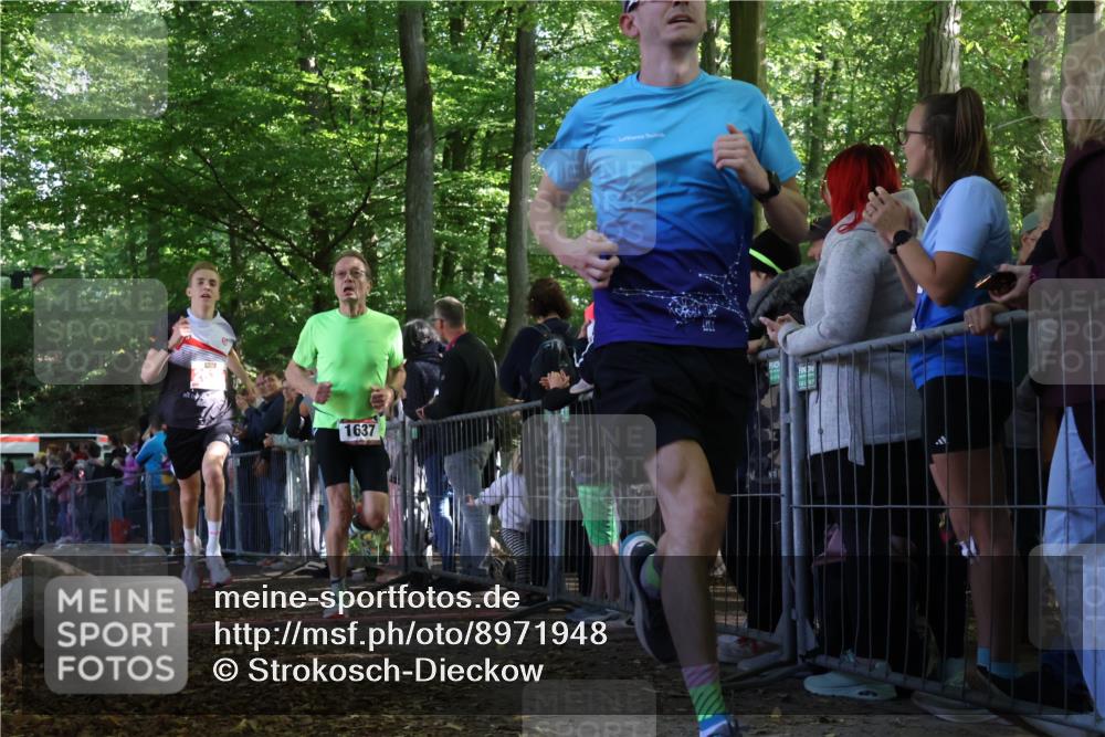 28.09.2025 - 33. Volkslauf durch das schöne Alstertal Strokosch-Dieckow http://msf.ph/oto/8971948 28.09.2025 11:54:36 Ziel 1014, 1634, 1637, 1679, 1698, 2635 meine-sportfotos.de