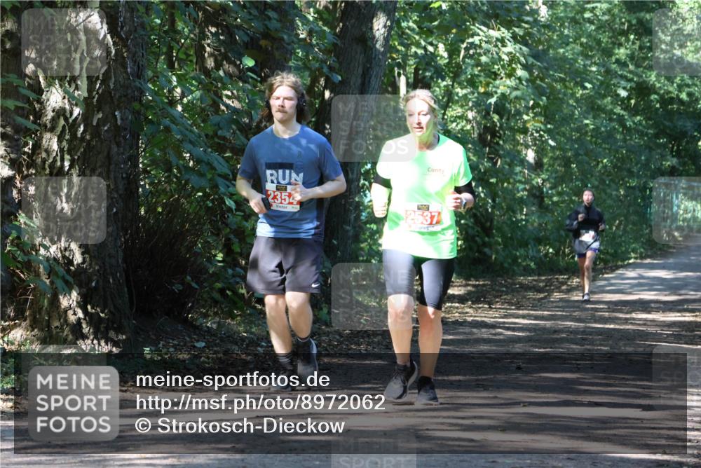 28.09.2025 - 33. Volkslauf durch das schöne Alstertal Strokosch-Dieckow http://msf.ph/oto/8972062 28.09.2025 12:28:58 Laufen 2354, 2537 meine-sportfotos.de