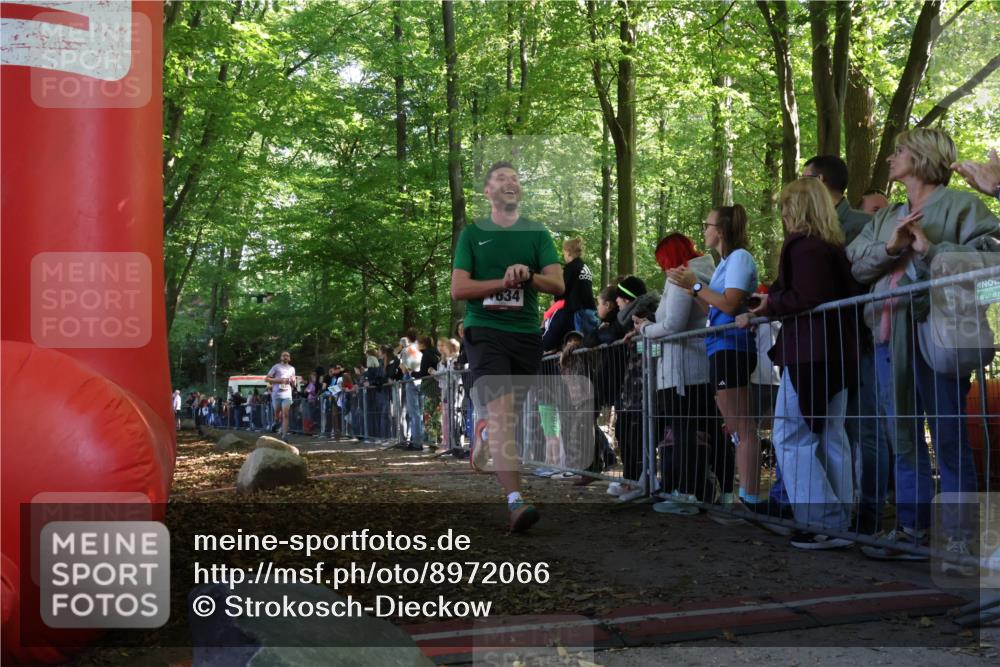 28.09.2025 - 33. Volkslauf durch das schöne Alstertal Strokosch-Dieckow http://msf.ph/oto/8972066 28.09.2025 11:54:44 Ziel 1632, 1634 meine-sportfotos.de