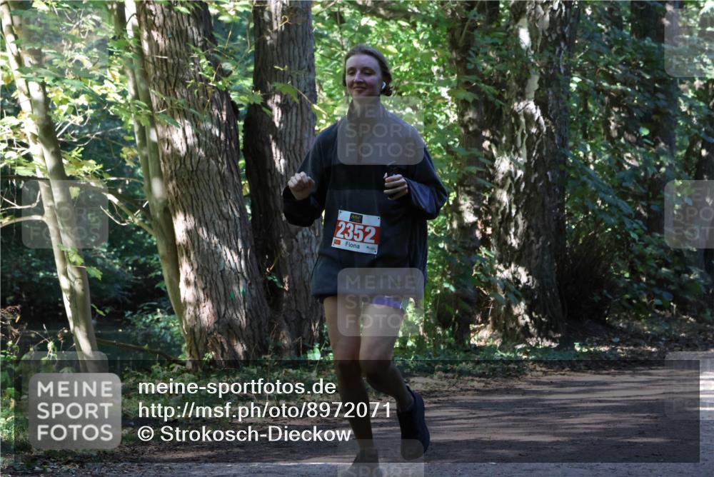 28.09.2025 - 33. Volkslauf durch das schöne Alstertal Strokosch-Dieckow http://msf.ph/oto/8972071 28.09.2025 12:29:11 Laufen 2352 meine-sportfotos.de