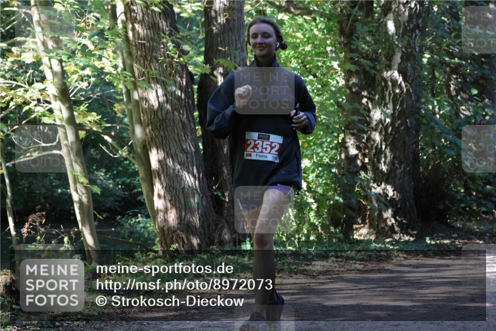 28.09.2025 - 33. Volkslauf durch das schöne Alstertal Strokosch-Dieckow http://msf.ph/oto/8972073 28.09.2025 12:29:11 Laufen 2352, 2 meine-sportfotos.de