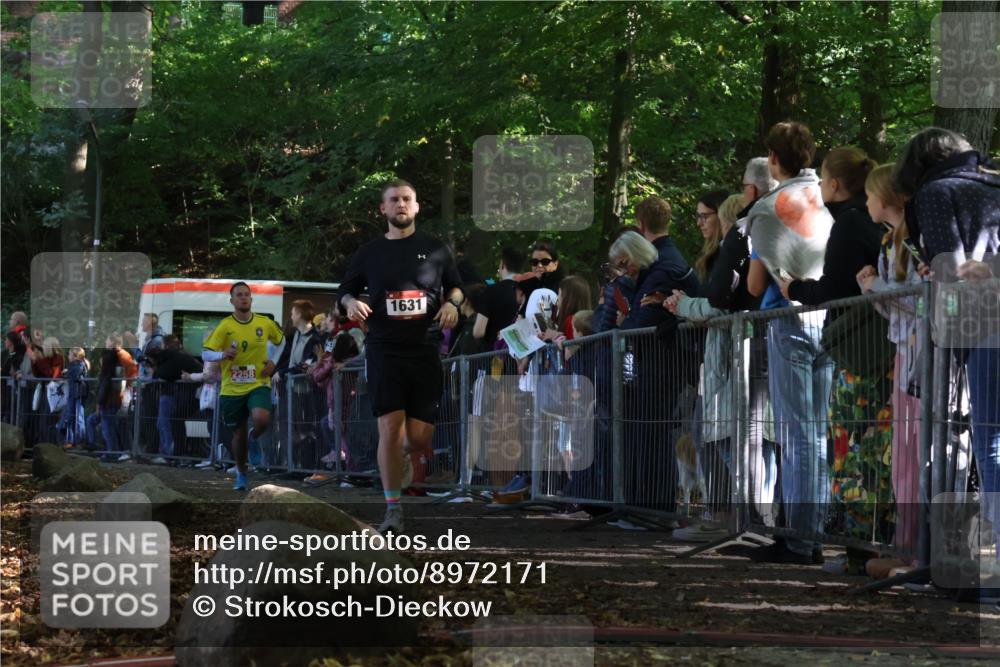 28.09.2025 - 33. Volkslauf durch das schöne Alstertal Strokosch-Dieckow http://msf.ph/oto/8972171 28.09.2025 11:54:54 Ziel 1631, 2161, 2258 meine-sportfotos.de