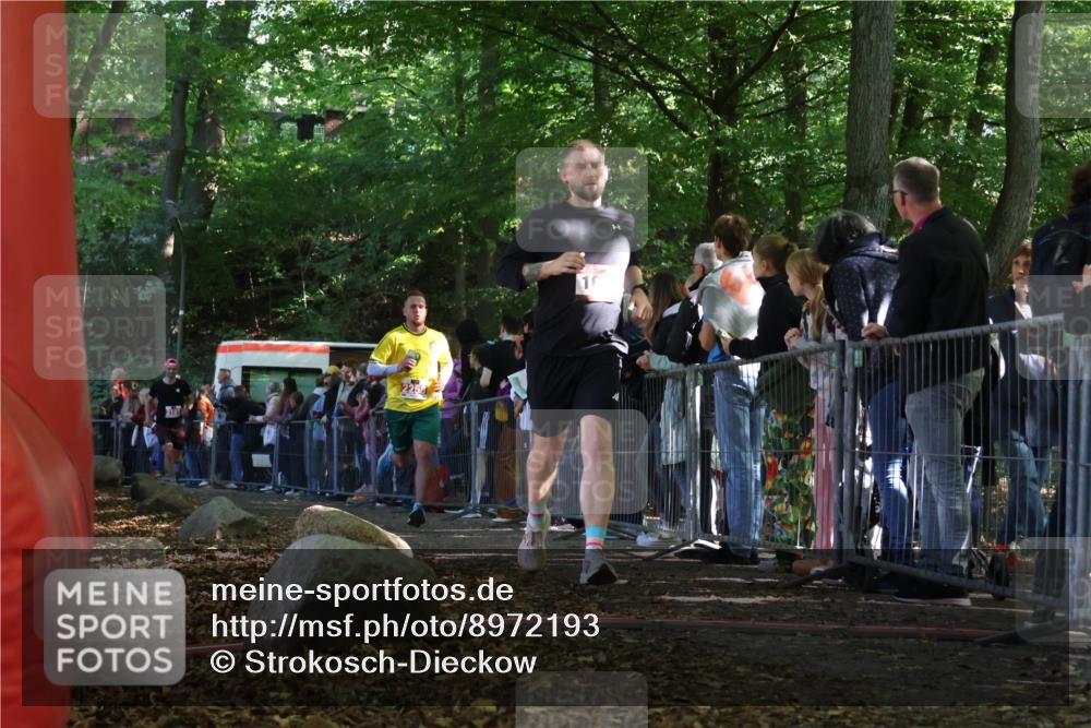 28.09.2025 - 33. Volkslauf durch das schöne Alstertal Strokosch-Dieckow http://msf.ph/oto/8972193 28.09.2025 11:54:55 Ziel 1631, 2161, 2258, 2406 meine-sportfotos.de