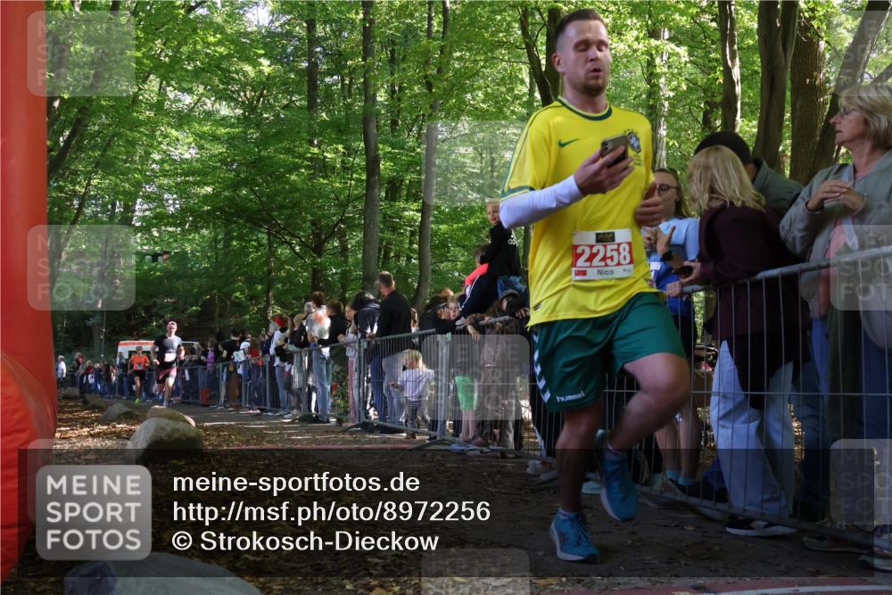28.09.2025 - 33. Volkslauf durch das schöne Alstertal Strokosch-Dieckow http://msf.ph/oto/8972256 28.09.2025 11:54:58 Ziel 2161, 2258, 2406 meine-sportfotos.de