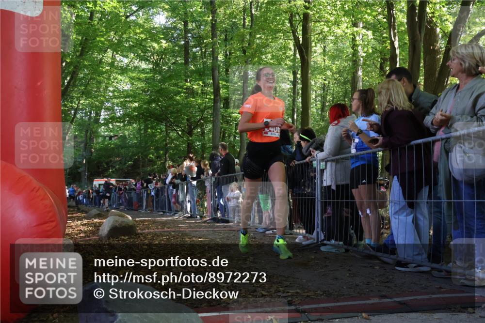 28.09.2025 - 33. Volkslauf durch das schöne Alstertal Strokosch-Dieckow http://msf.ph/oto/8972273 28.09.2025 11:55:04 Ziel 1119, 1609, 1647, 2406 meine-sportfotos.de