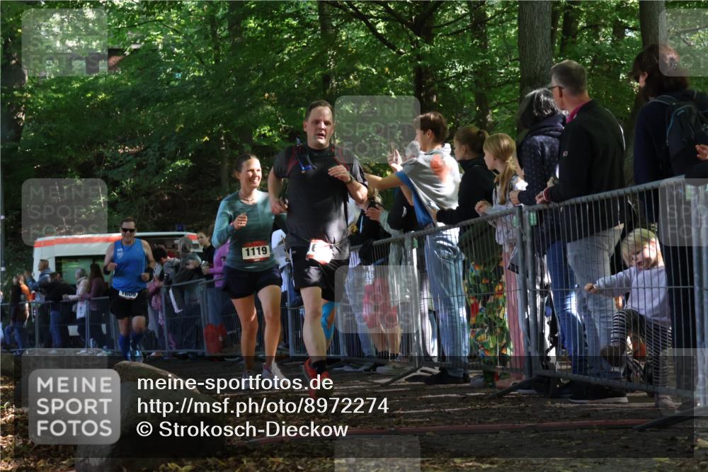 28.09.2025 - 33. Volkslauf durch das schöne Alstertal Strokosch-Dieckow http://msf.ph/oto/8972274 28.09.2025 11:55:08 Ziel 1119, 1609, 1647 meine-sportfotos.de