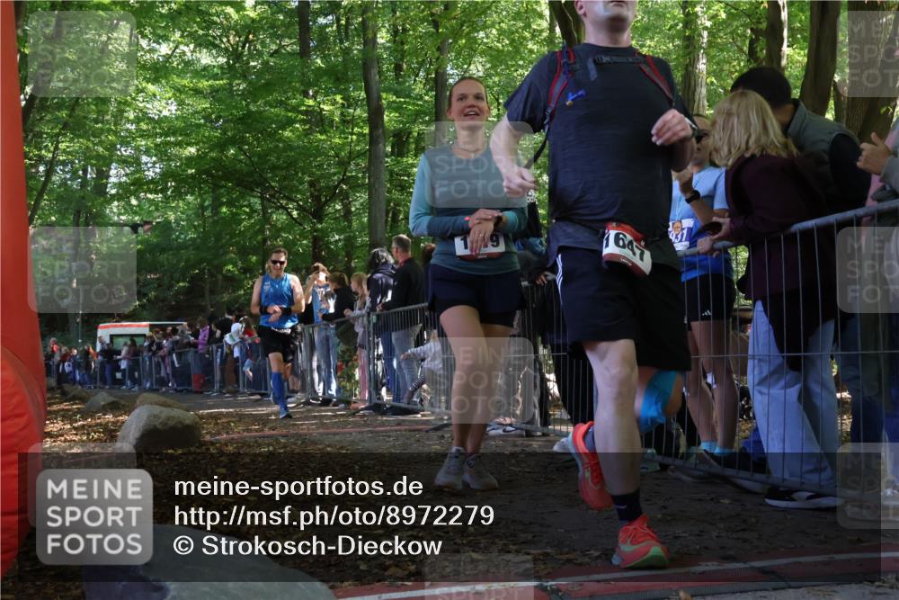 28.09.2025 - 33. Volkslauf durch das schöne Alstertal Strokosch-Dieckow http://msf.ph/oto/8972279 28.09.2025 11:55:11 Ziel 1119, 1609, 1647, 1741 meine-sportfotos.de