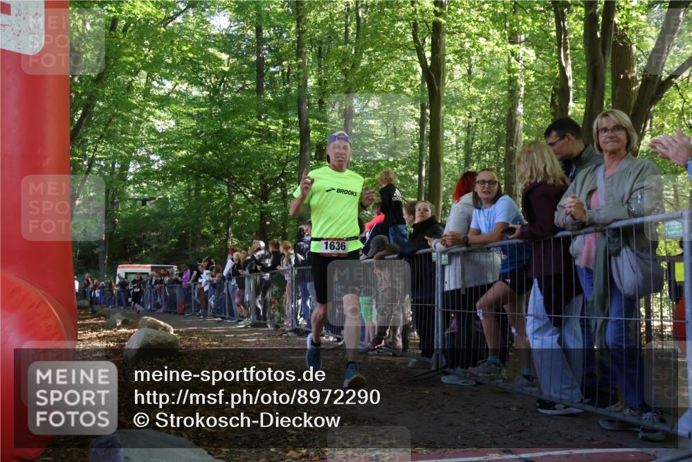28.09.2025 - 33. Volkslauf durch das schöne Alstertal Strokosch-Dieckow http://msf.ph/oto/8972290 28.09.2025 11:55:31 Ziel 1125, 1636, 1799 meine-sportfotos.de