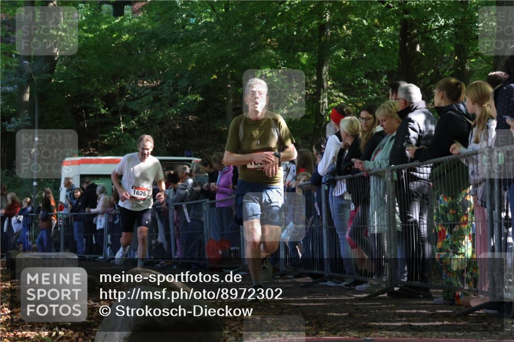 28.09.2025 - 33. Volkslauf durch das schöne Alstertal Strokosch-Dieckow http://msf.ph/oto/8972302 28.09.2025 11:55:46 Ziel 1608, 1626 meine-sportfotos.de