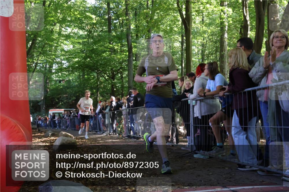 28.09.2025 - 33. Volkslauf durch das schöne Alstertal Strokosch-Dieckow http://msf.ph/oto/8972305 28.09.2025 11:55:49 Ziel 1608, 1626, 2348 meine-sportfotos.de